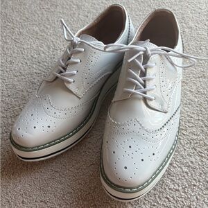 Women's White Leather Platform Oxfords Size 10